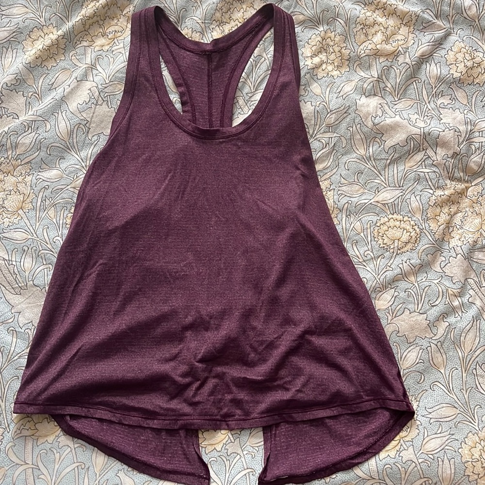 Lululemon athletic top